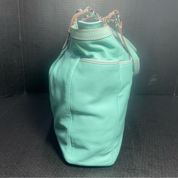 VTG Gorgeous Coach Leather Tote Robin’s Egg/Tiffany Blue NEAR PERFECT IMO Read! - Picture 2 of 16